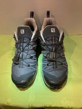 Salomon X Ultra 2 GTX Women's Size 9.5. Waterproof Trail Hiking Shoes. Gray and